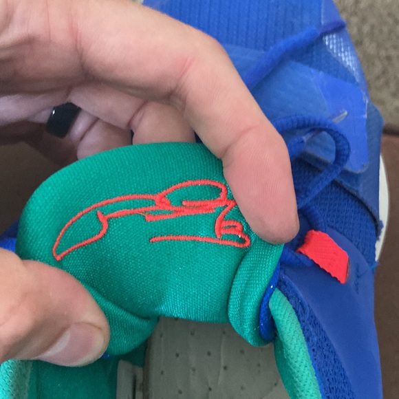 Nike PG3 sized 11. Used but in good condition. - Picture 5 of 6